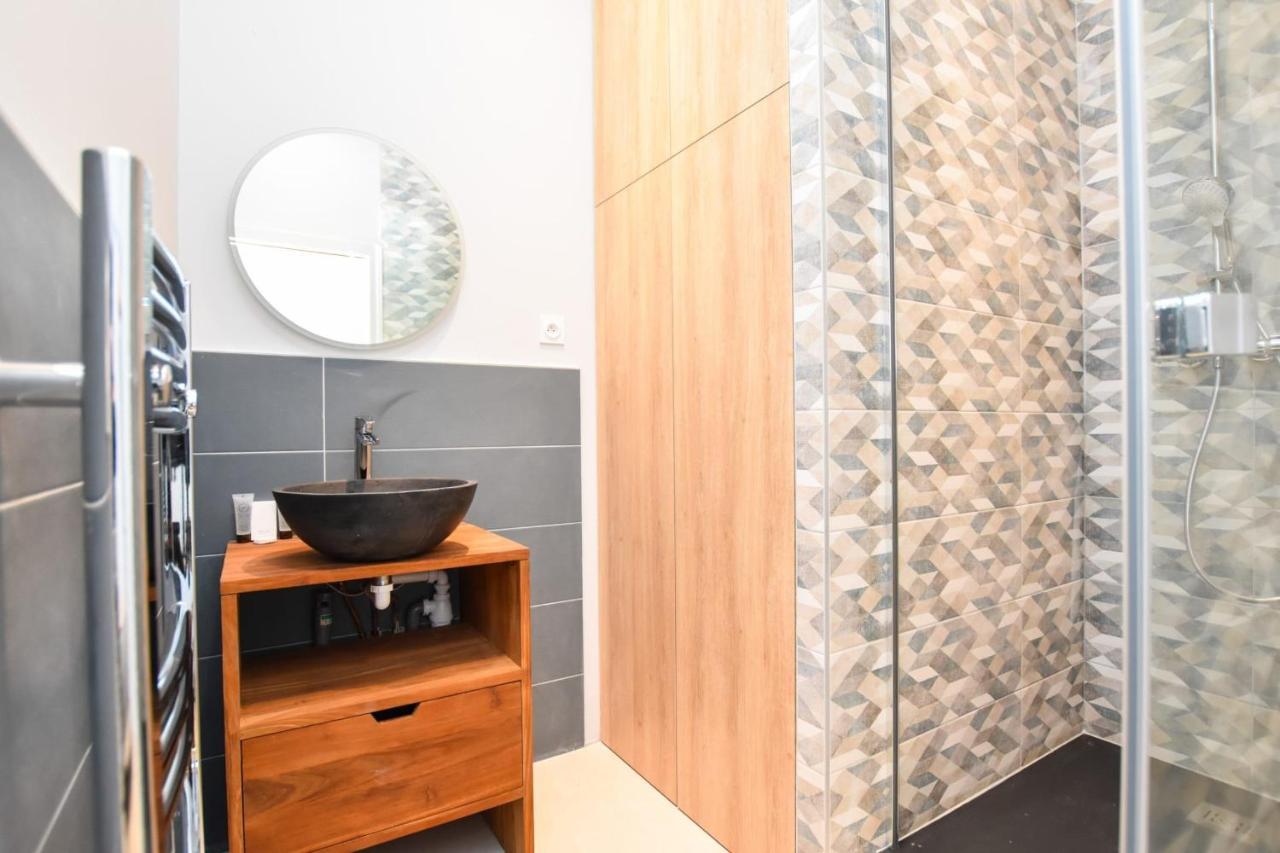 Chic Apartment - 2Br-6P - Gare Du Nord Parijs Buitenkant foto